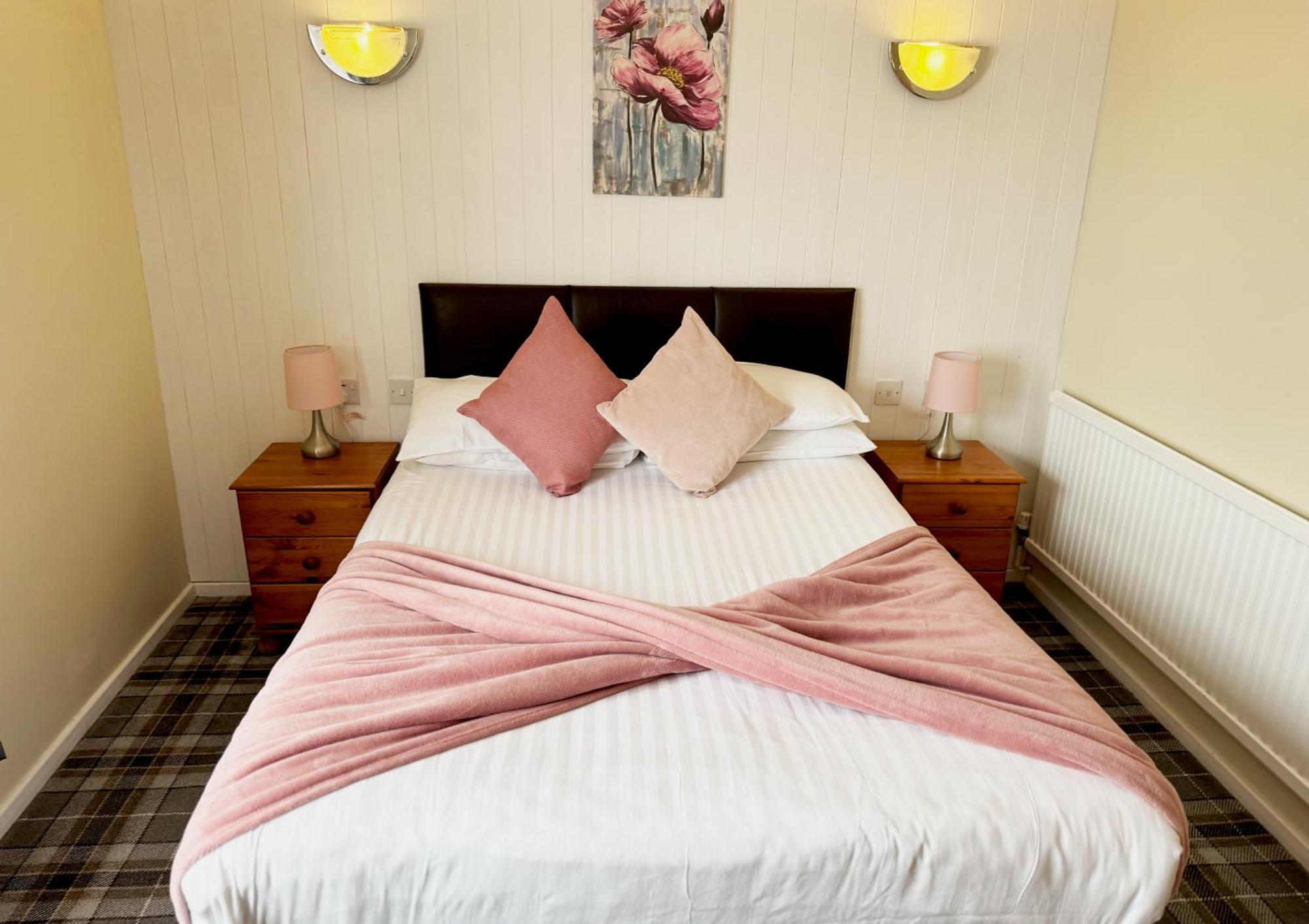 The Oakland Hotel Woodham Ferrers Bagian luar foto